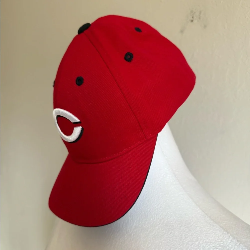 Kids OSFM Red Fan Favorite Cincinnati Reds MLB Sporty Casual Fan Apparel Hat